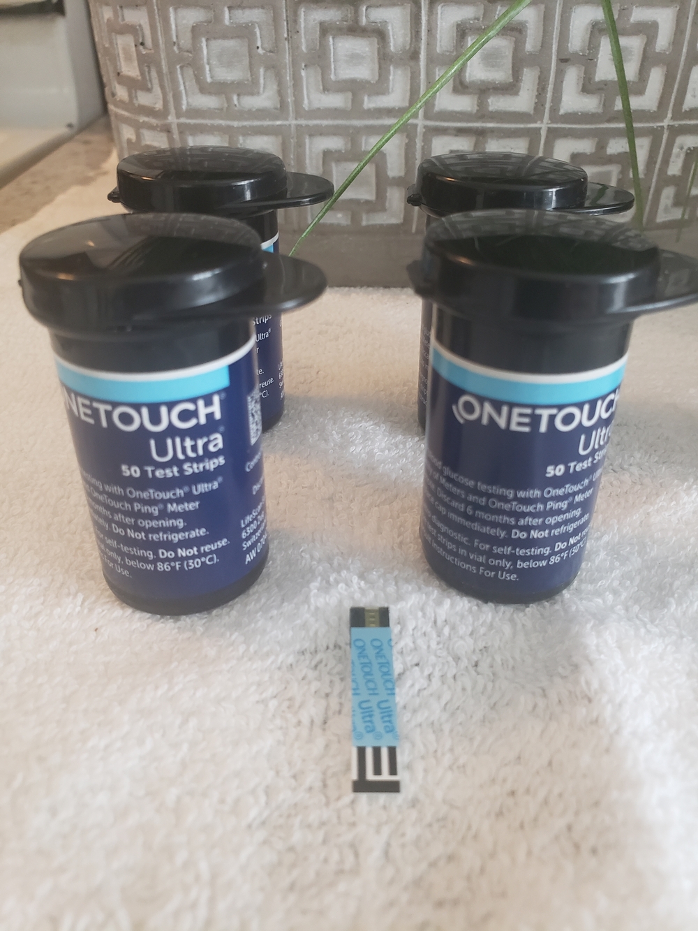 OneTouch Ultra Blood Glucose Test Strips - Blue Label 4pk 50count Each.